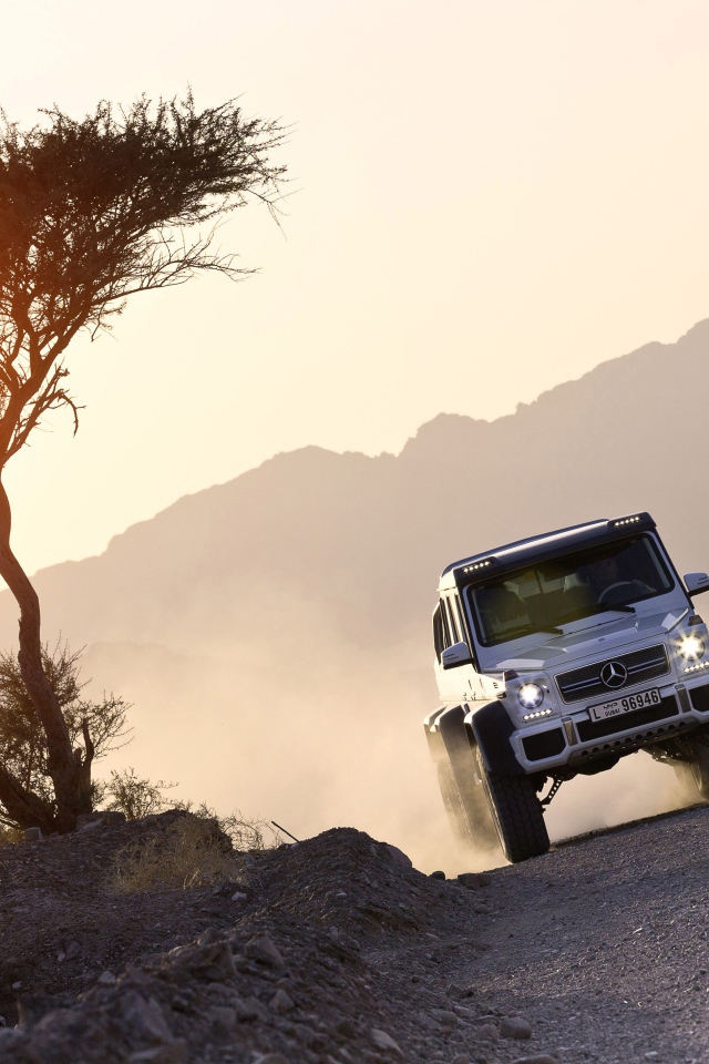 Мерседес Gelenvagen в пустыне