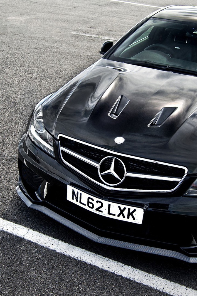 Супер автомобиль Mercedes-Benz