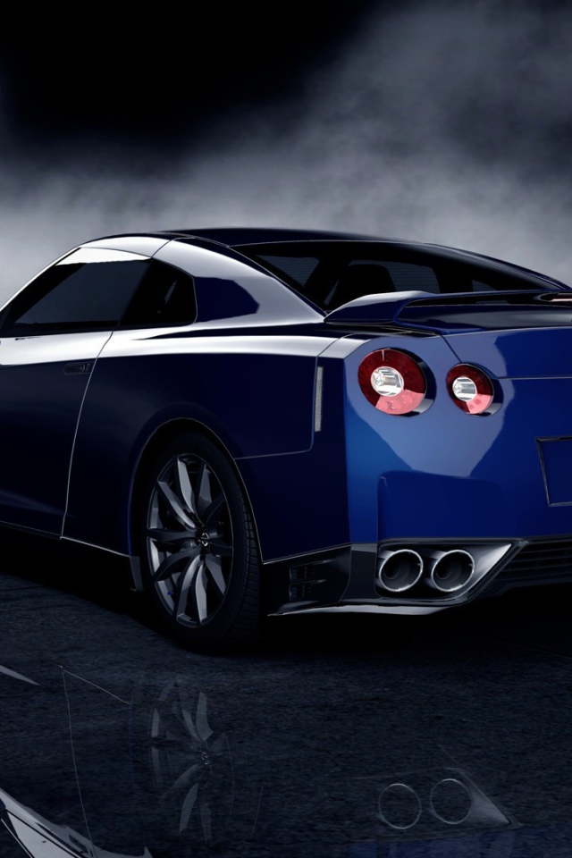 Дорогой синий автомобиль Ниссан