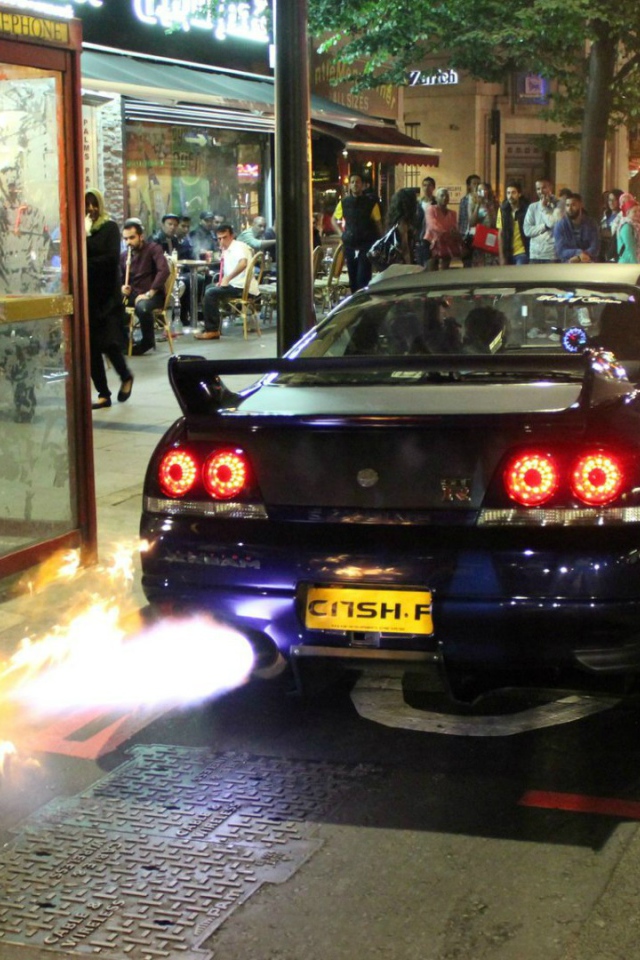 Огненный выхлоп Nissan Skyline GT-R