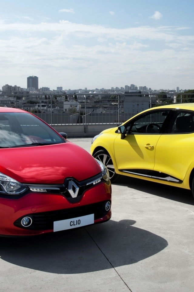 Красный и желтый Renault Clio 4