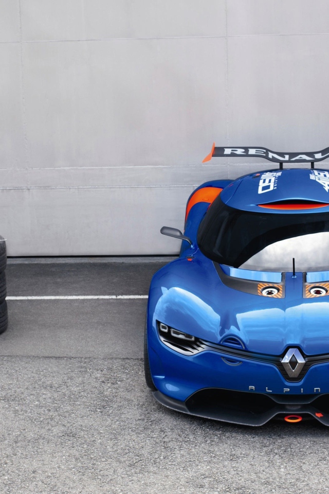 Замена покрышек спортивного Renault Alpine