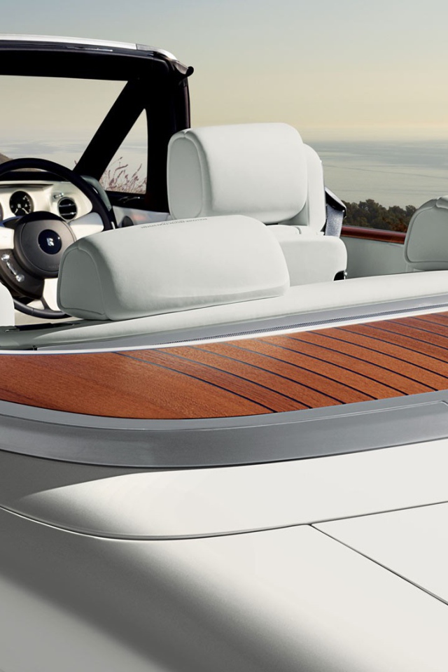 Белый салон кабриолета Rolls-Royce Phantom