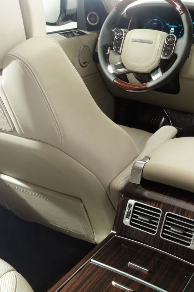 Интерьер автомобиля Range Rover
