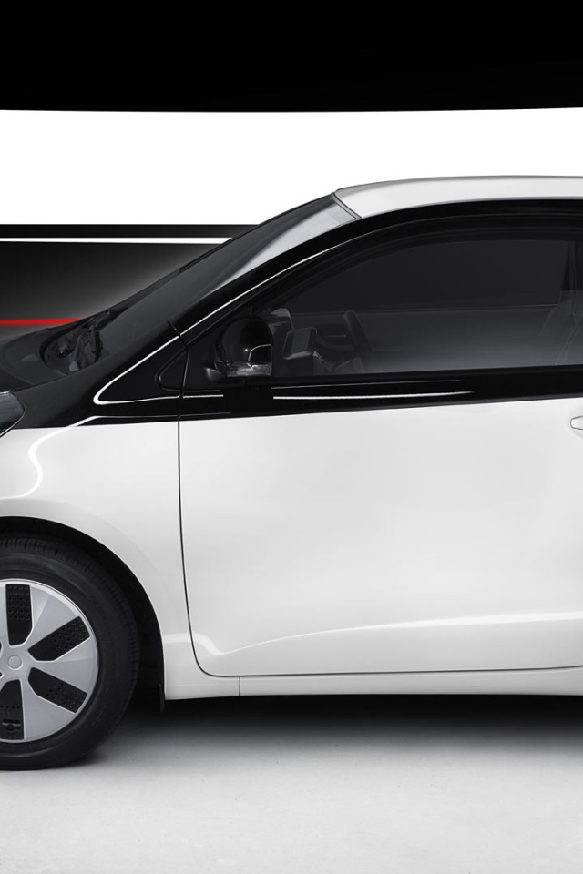 Зарядка электрического авто Toyota IQ