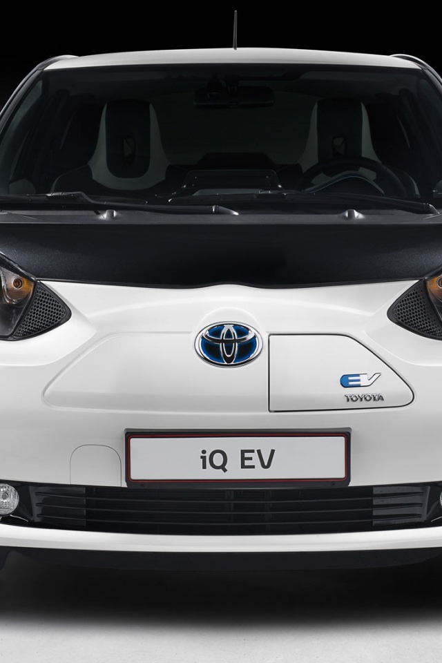 Электро автомобиль Toyota IQ