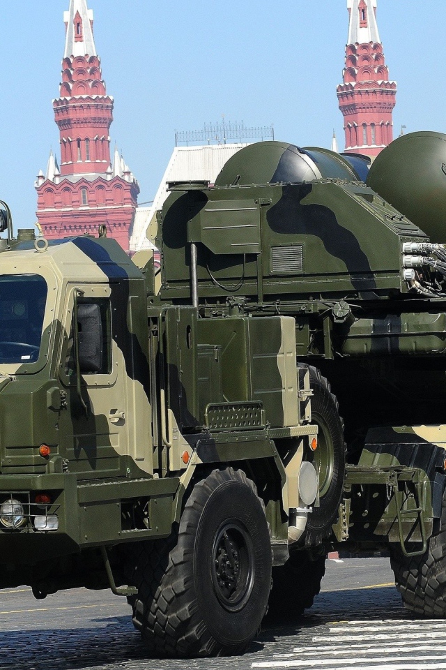 Ракетные комплексы на параде в Москве