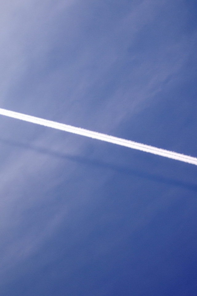 Белый след самолета