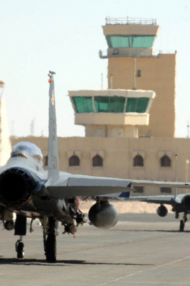 F-15 Eagle на военной базе