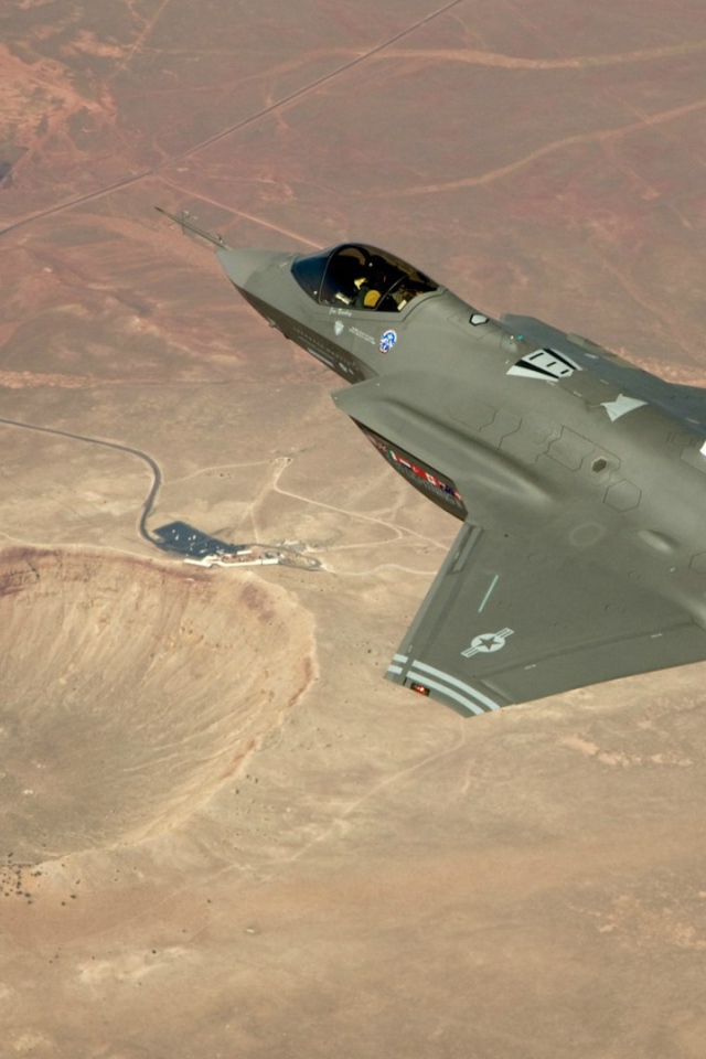 Истребитель-бомбардировщик Lockheed Martin F-35