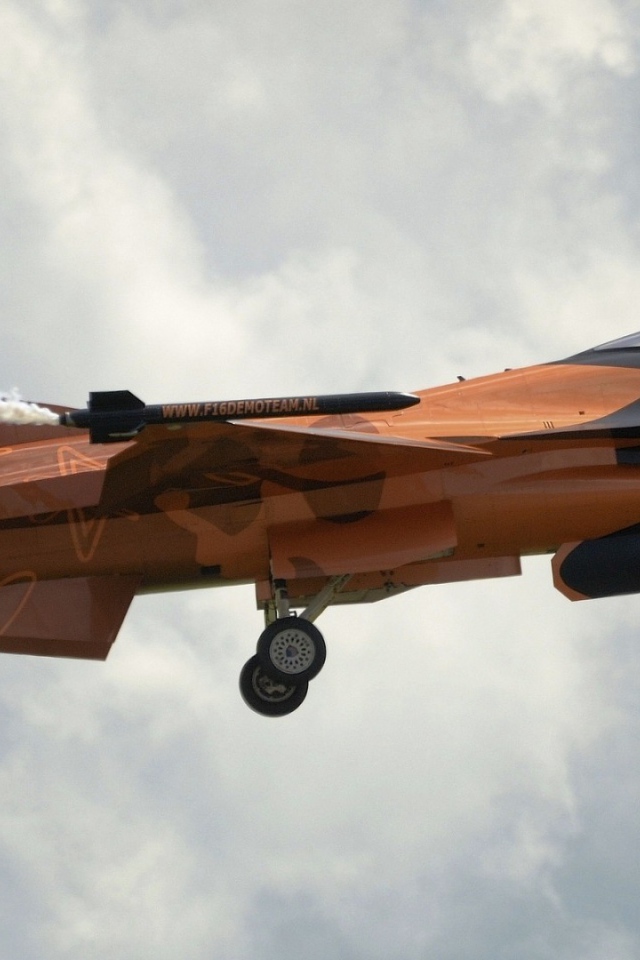 Истребитель королевских ВВС Нидерландов