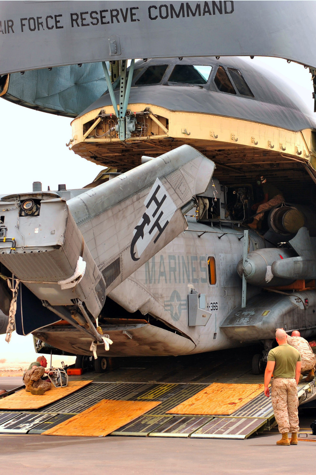 Погрузка самолета