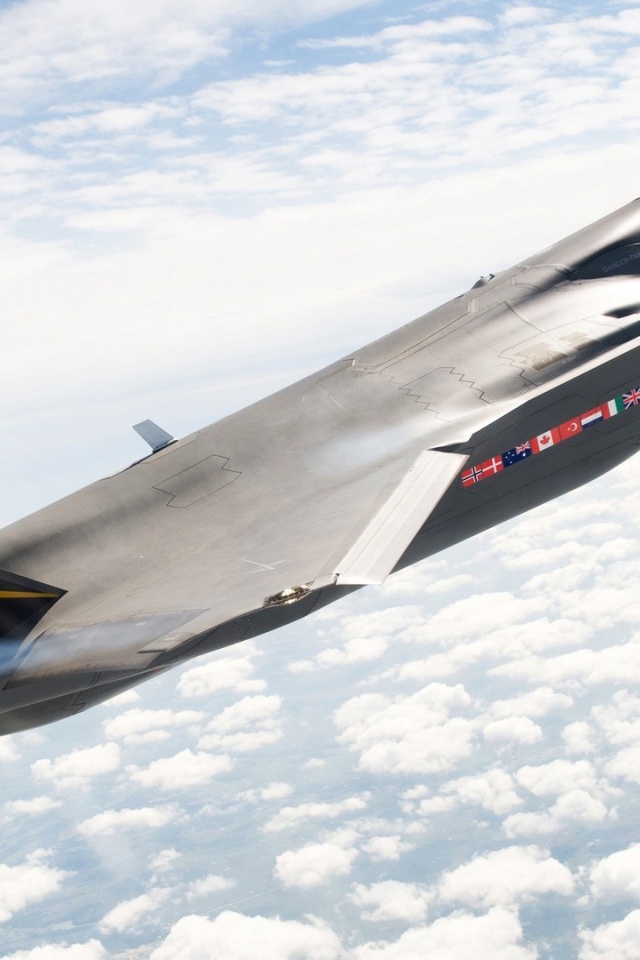 Военный самолет Ф35