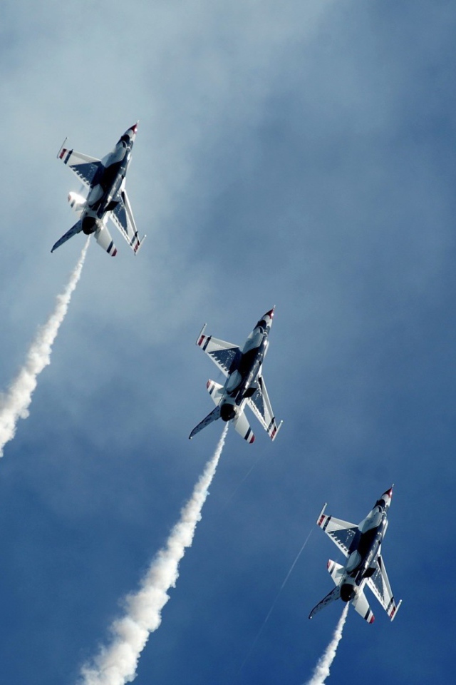 Самолеты взлетают вертикально вверх