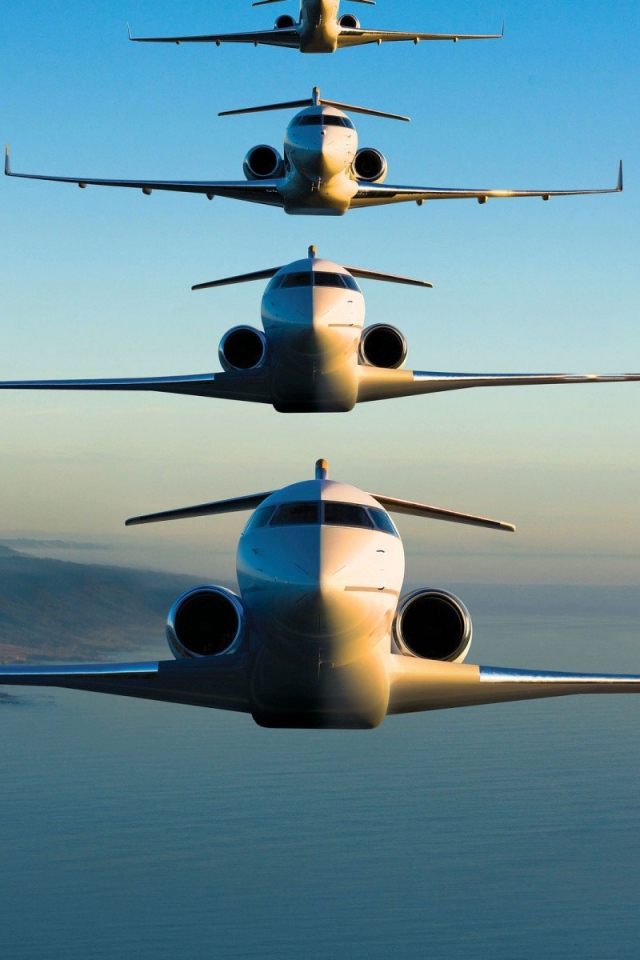 Ровный строй самолетов