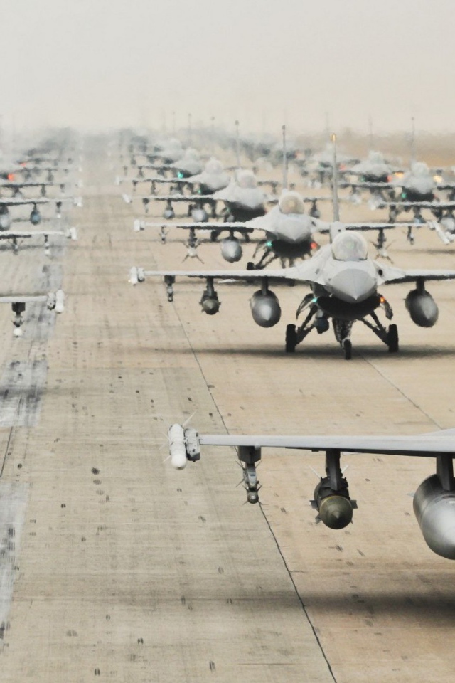 Отряды истребителей на аэродроме