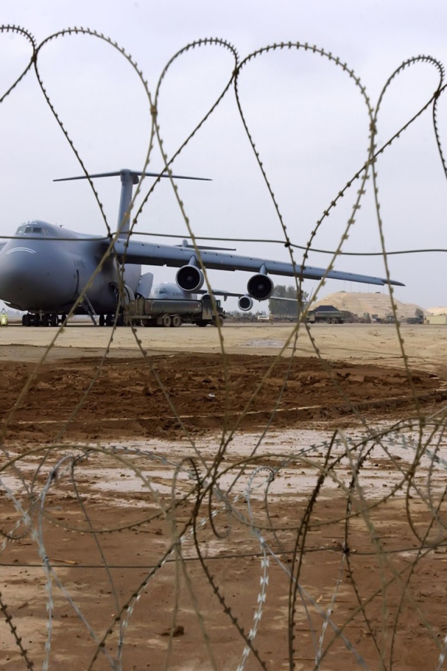 Авиабаза за колючей проволокой