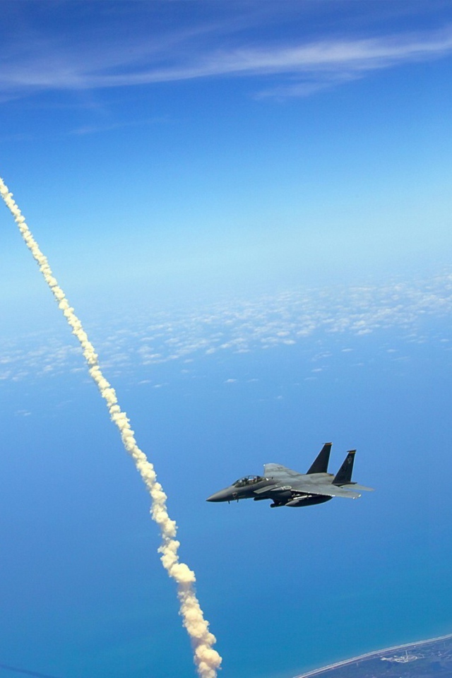 Ракета промахнулась мимо военного самолета