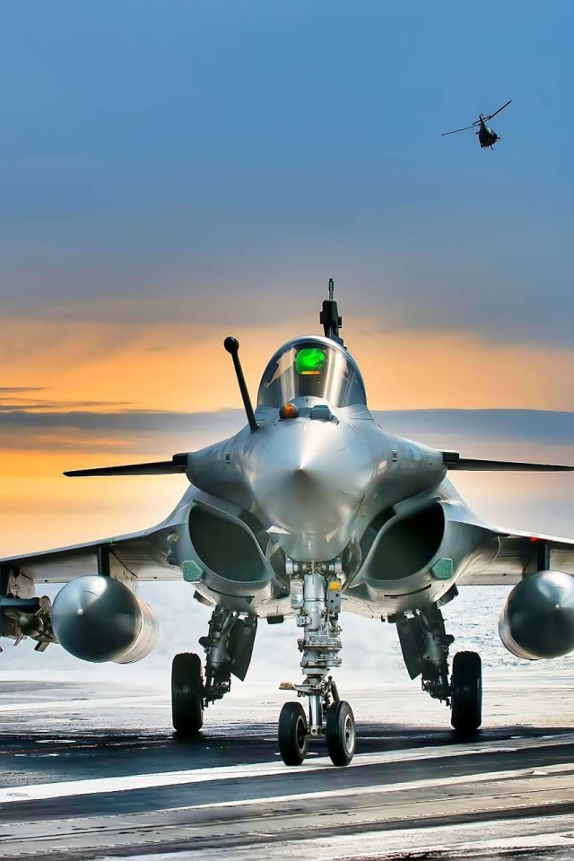 Самолет на авианосце