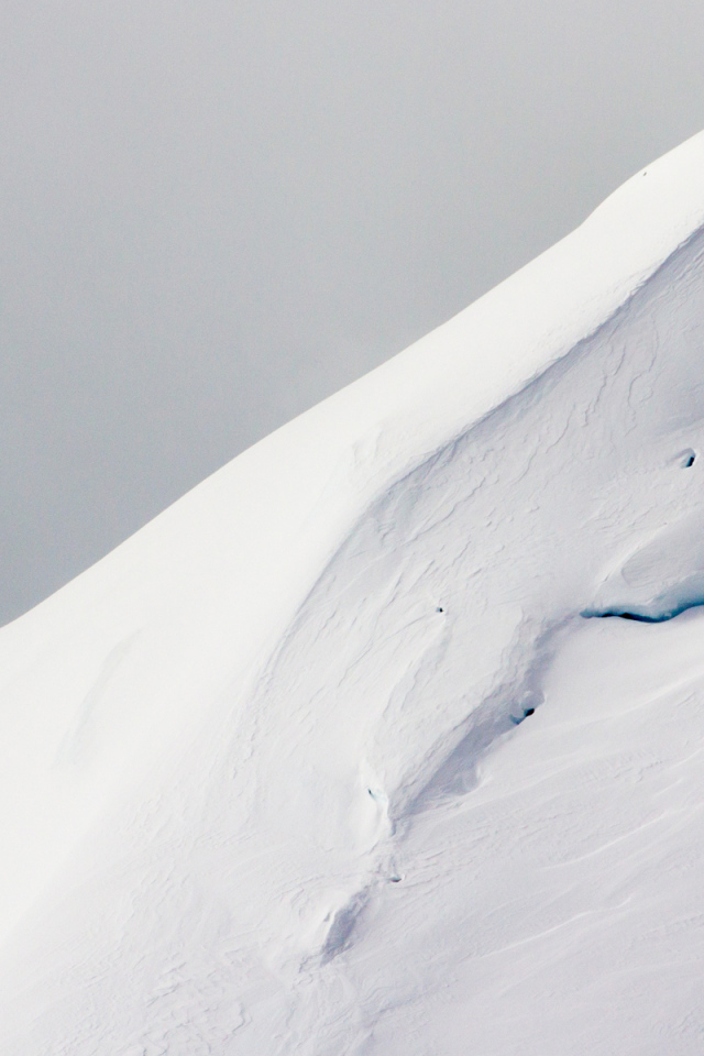 Холодная снежная гора