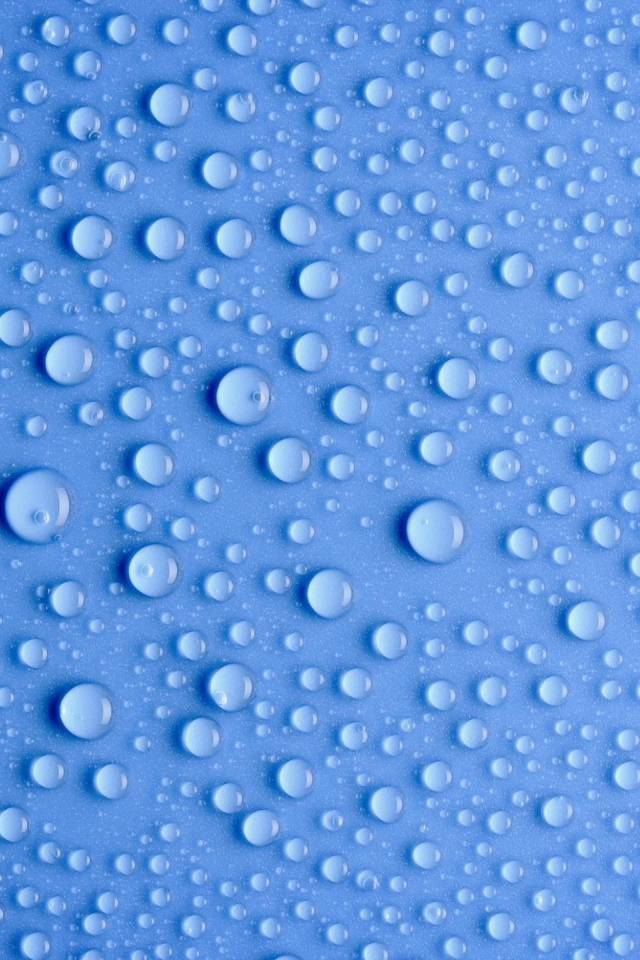 Конденсат на голубом фоне