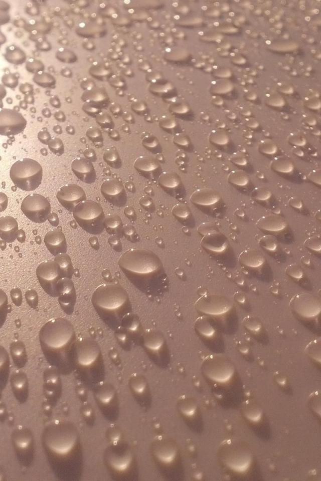 Конденсат на светлой поверхности