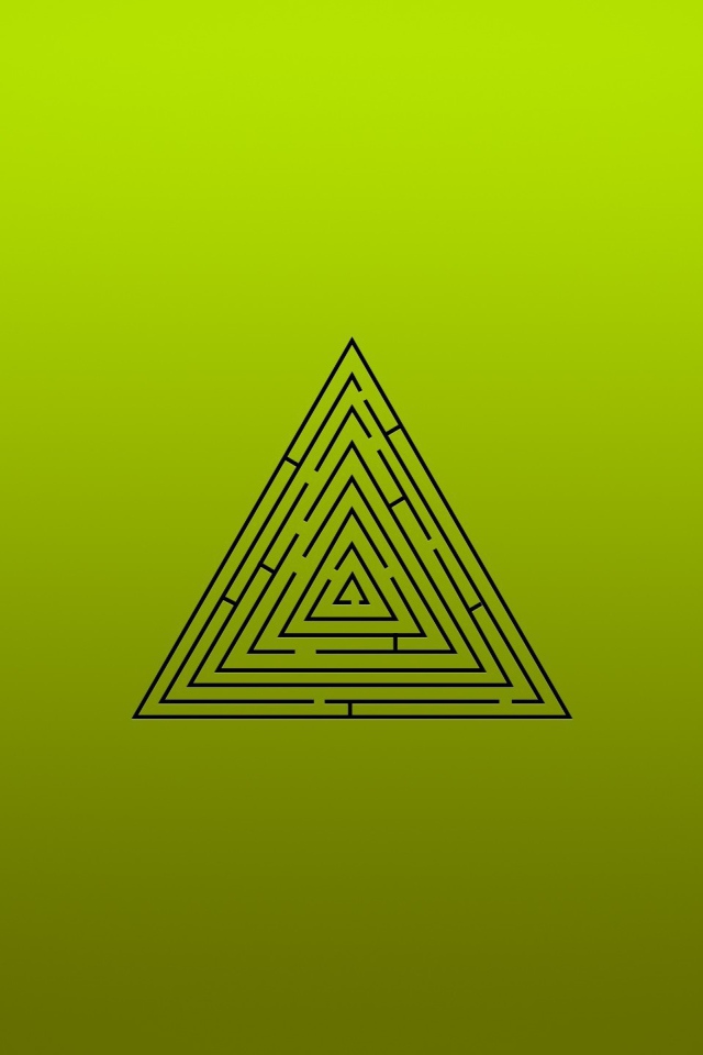 Лабиринт на зеленом фоне