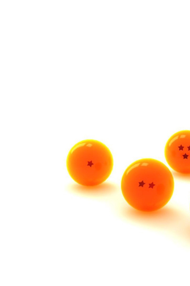 Оранжевые шары на белом фоне