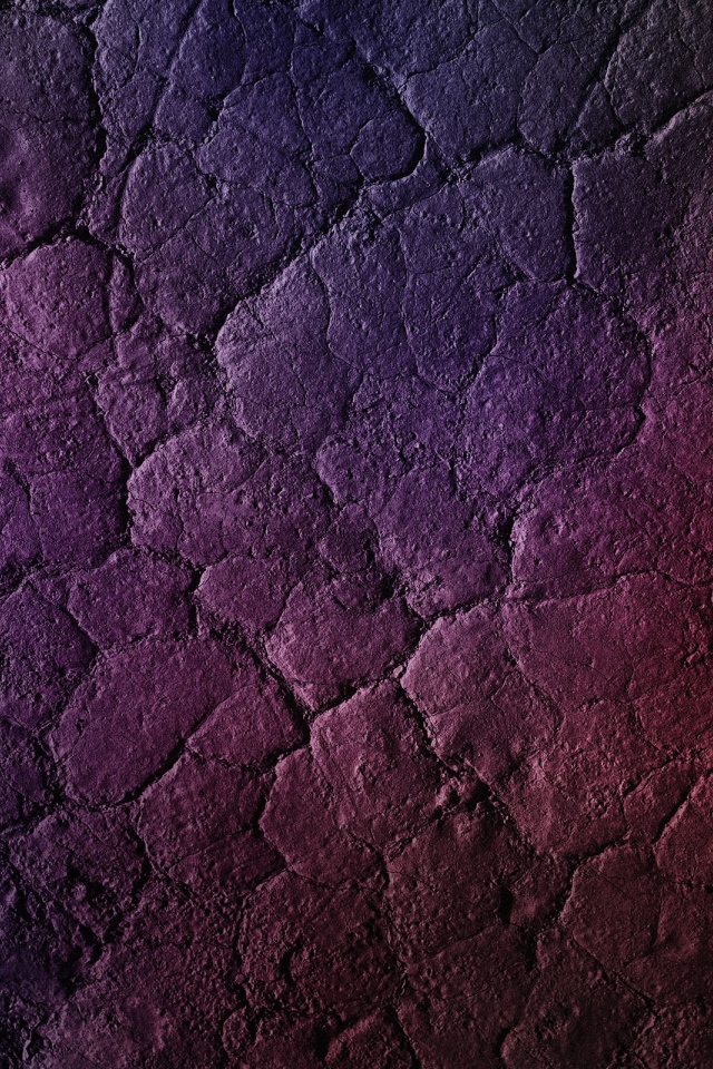 Фиолетово розовая сухая земля