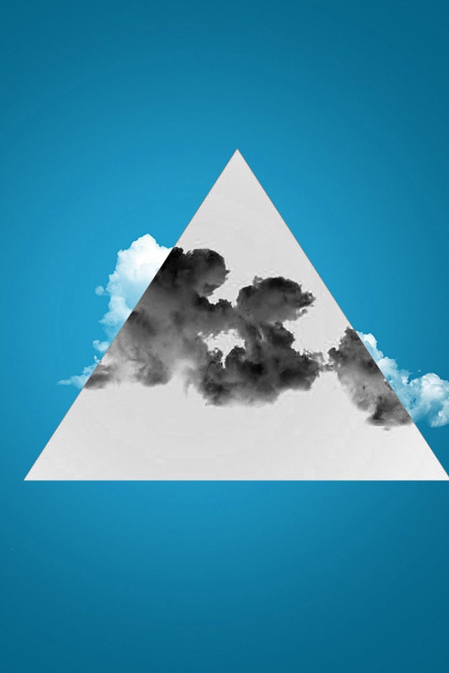 Треугольник с облаком на голубом фоне