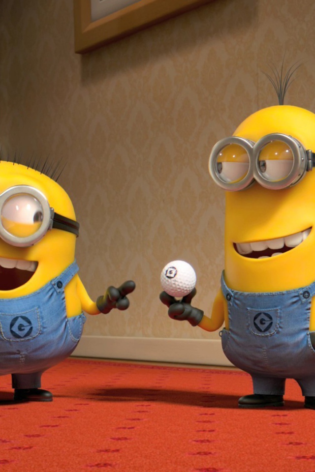 Миньоны с мячом для гольфа