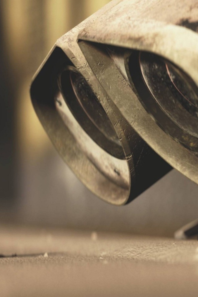 Робот смотрит на таракана, мультфильм