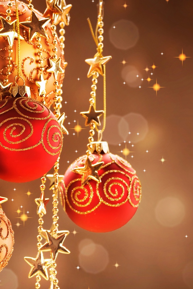 Елочные игрушки на цепочках