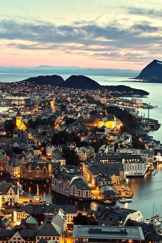 Олесунн - город на побережье, Норвегия