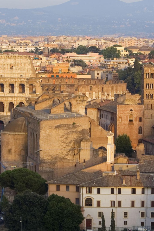 Древние здания в древнем городе Риме