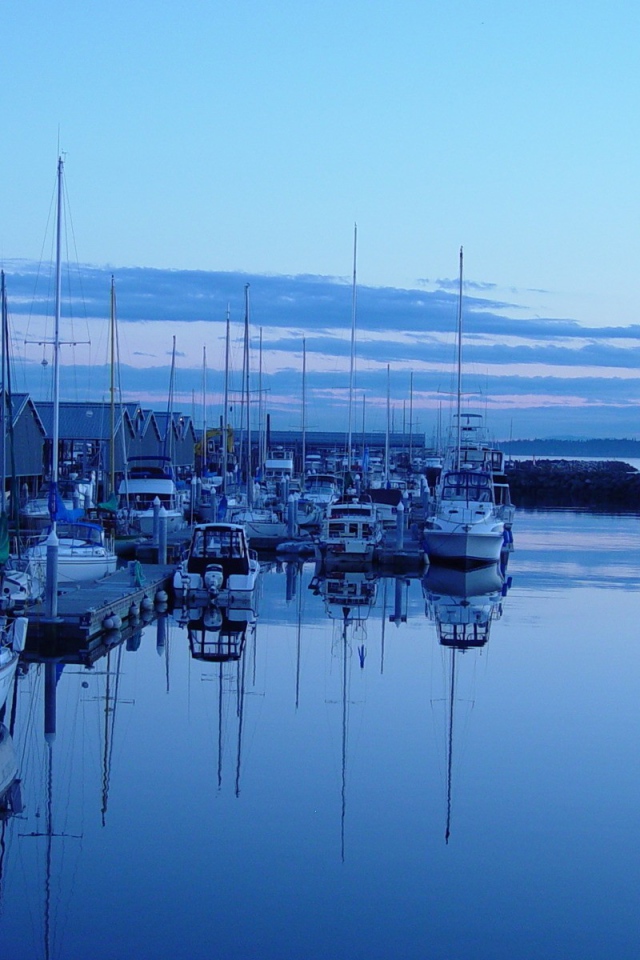 Синий вечер в порту