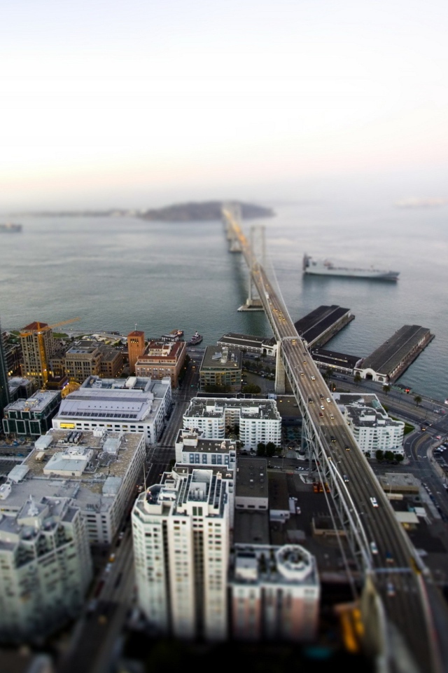 Мост к островной части города