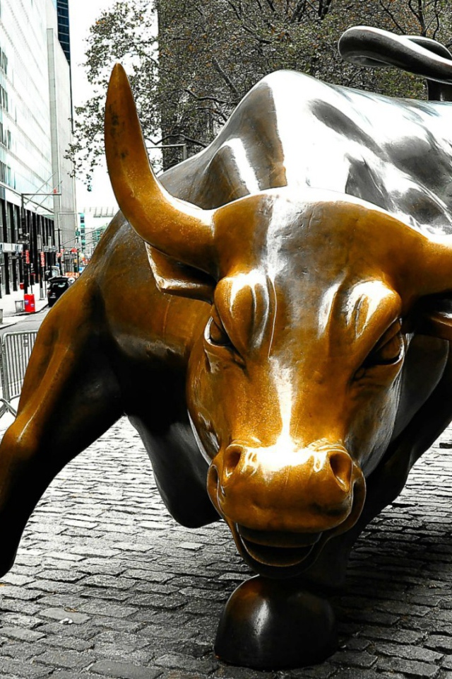 Бронзовая статуя в Нью-Йорке, рядом с Уолл Стрит