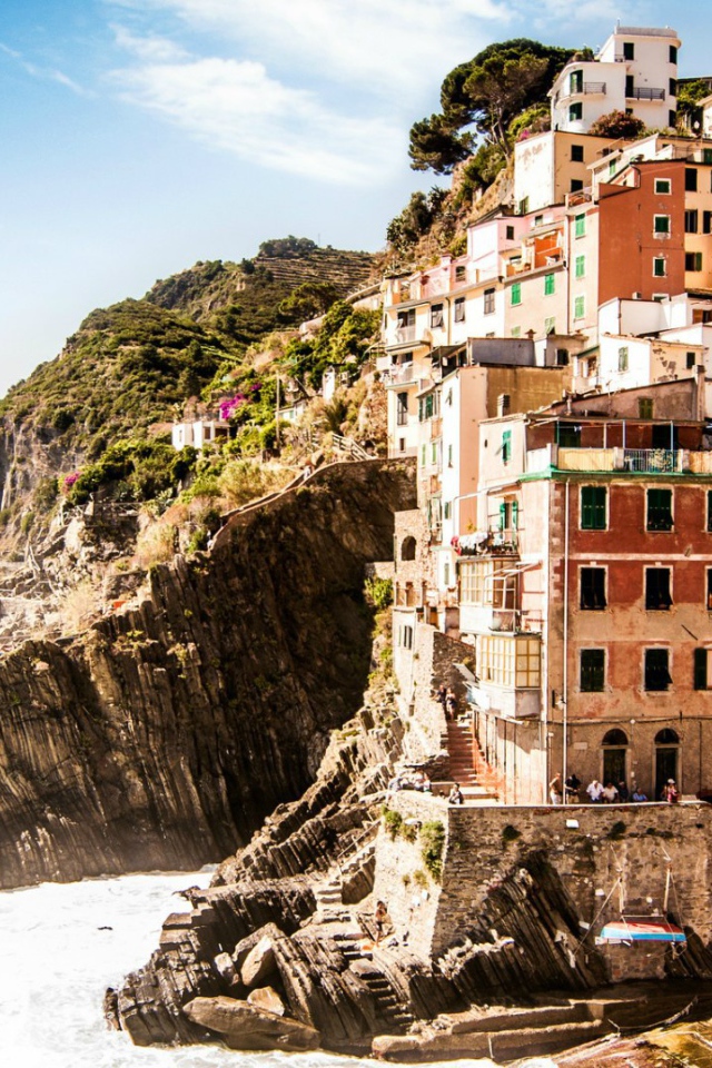 Город на берегу моря Риомаджоре, Италия