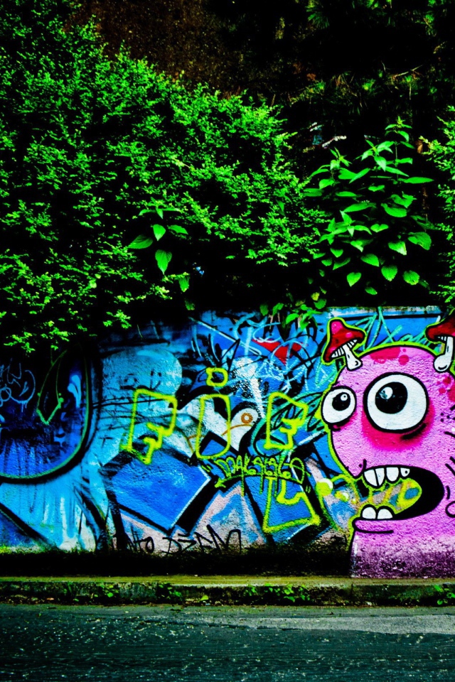 Граффити на стене парка