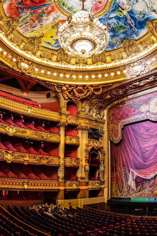 Театр Опера Гарнье в Париже