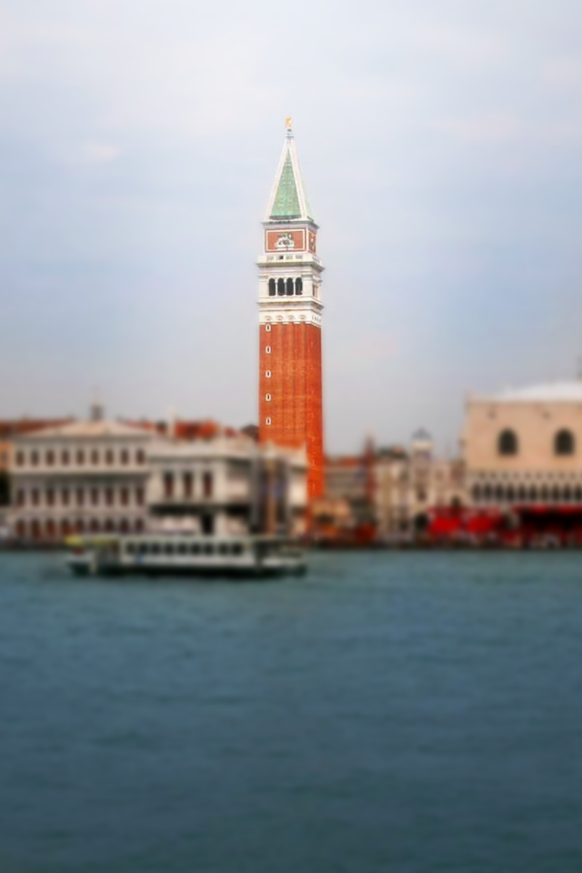 Оранжевая башня в Венеции