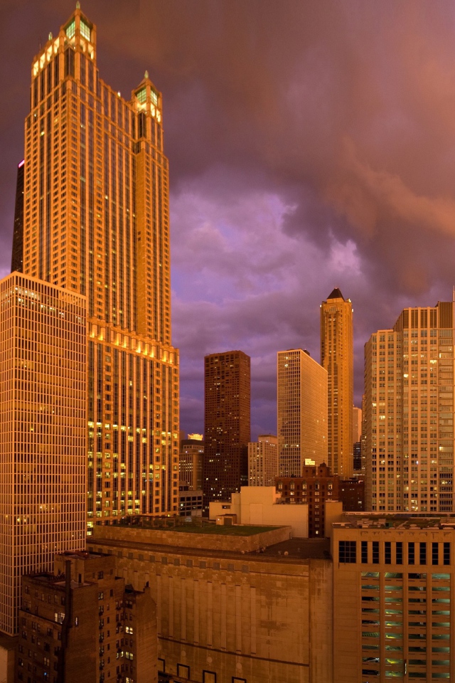 Оранжевая подсветка небоскребов Чикаго