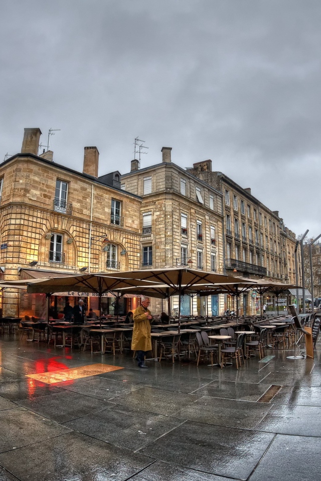 Фото городской площади через линзу рыбий глаз