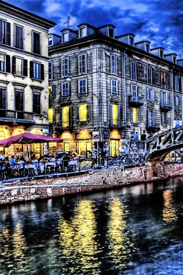 Набережная в старинном городе, фото HDR