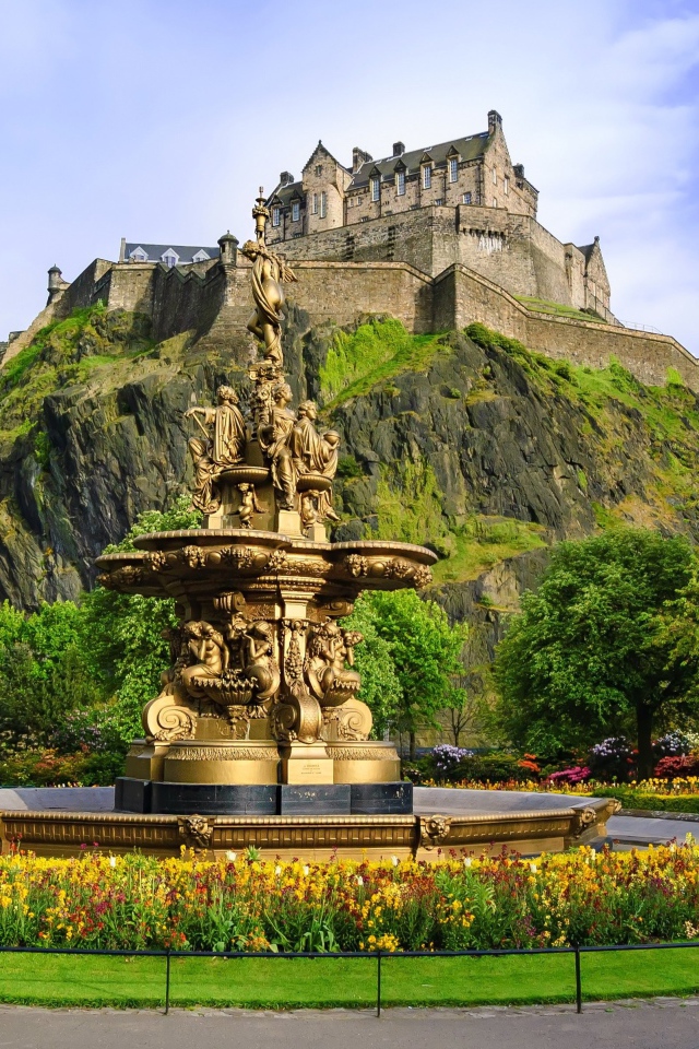 Статуя в городе Эдинбург