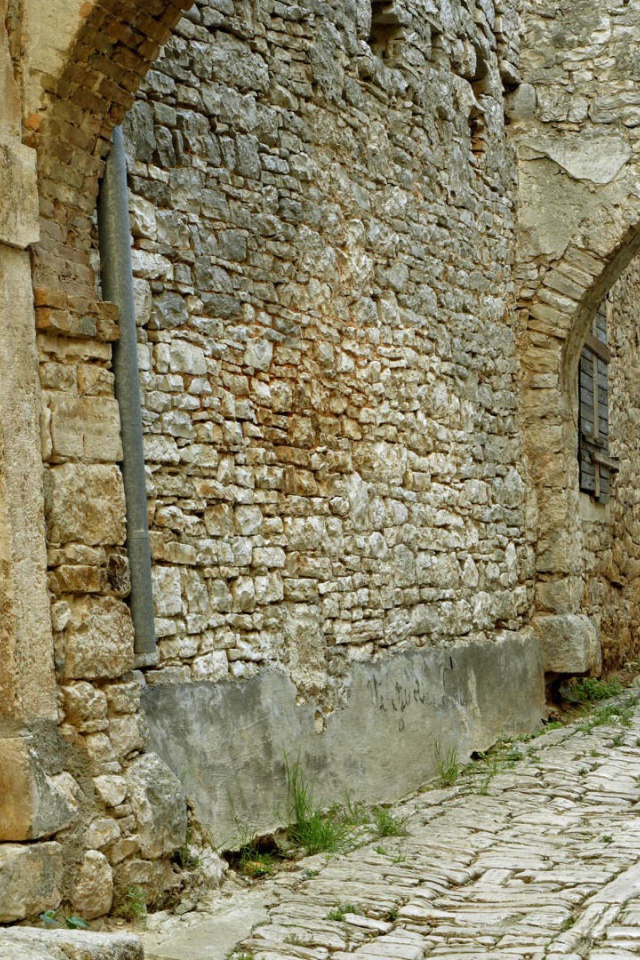 Каменная улица, старый город