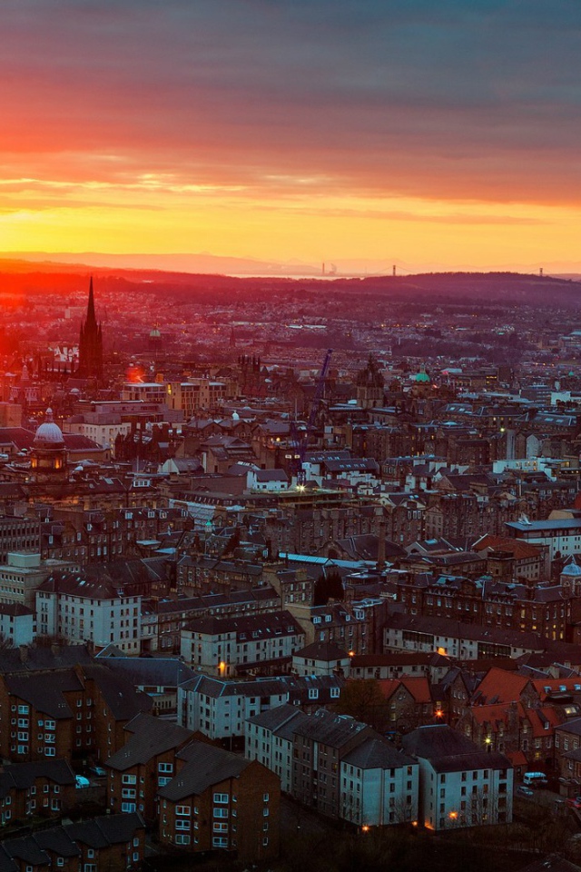 Закат в городе Эдинбург, Шотландия