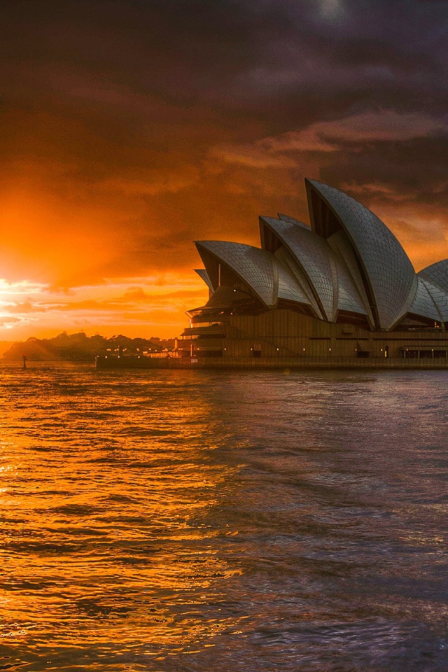Сиднейская опера на фоне заката, Австралия