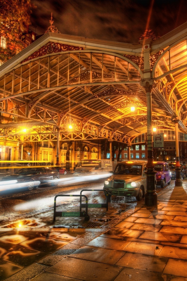 Навес над улицей